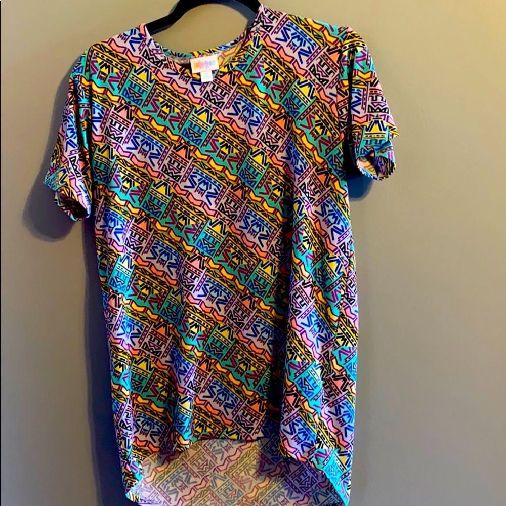 Lularoe Gracie shortsleeved shirt.